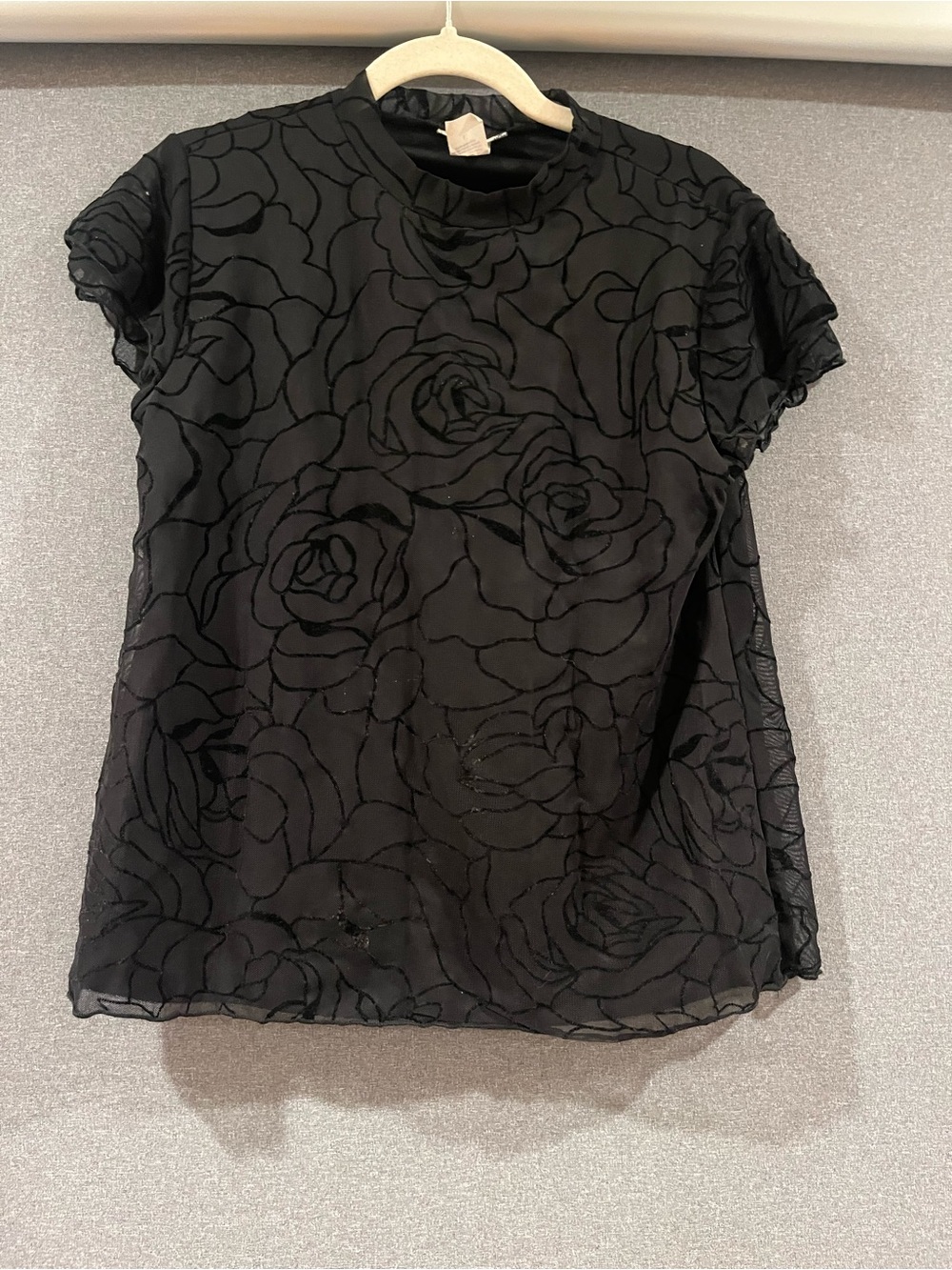 Fragile textured blouse
